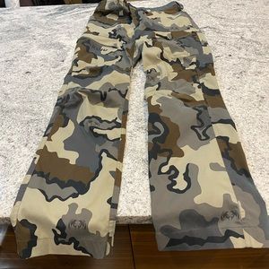 Boys KUIU camo pants